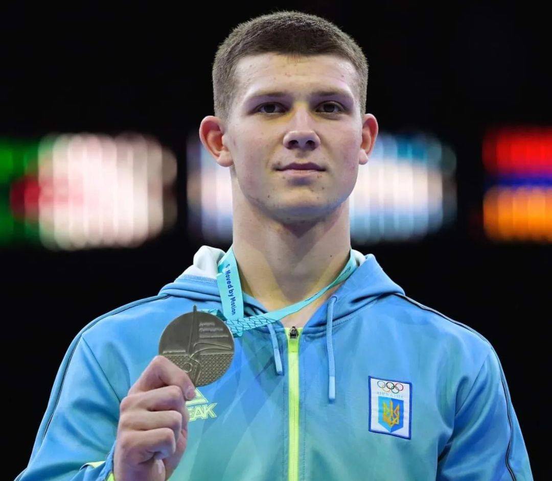 Ковтун завоевал серебро чемпионата мира-2023 с травмой