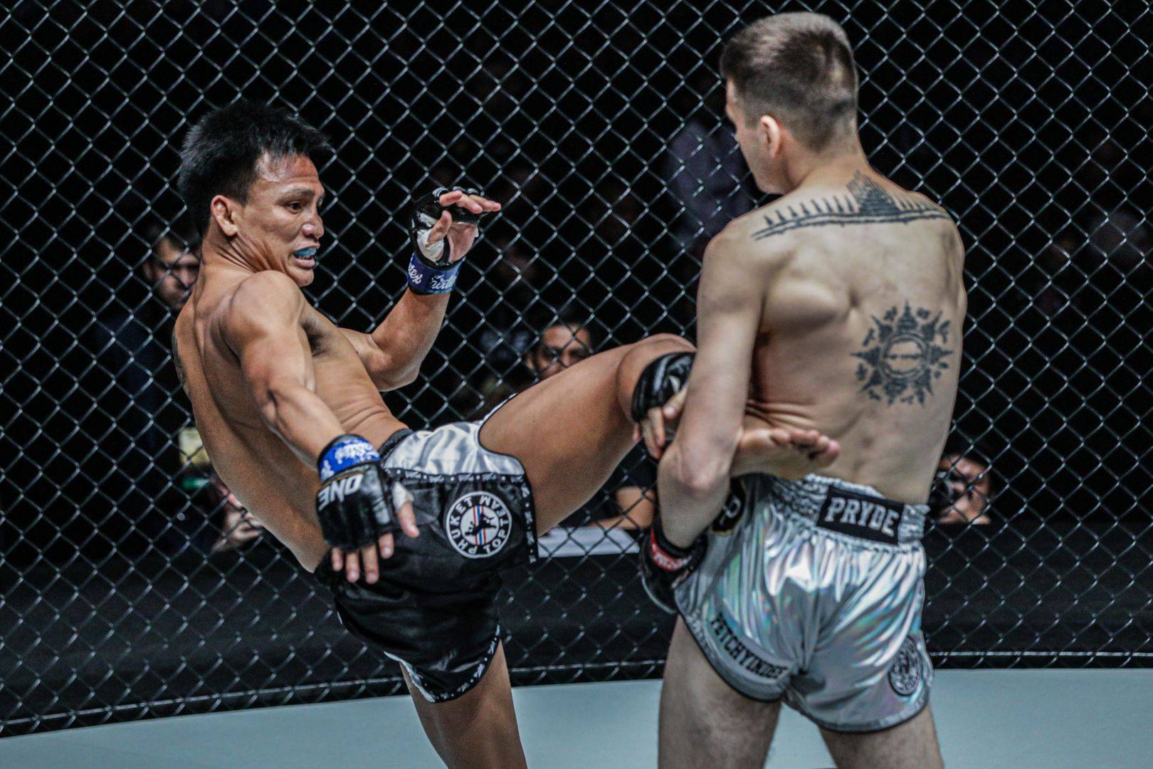 Очень круто! Так этот удар еще не блокировали