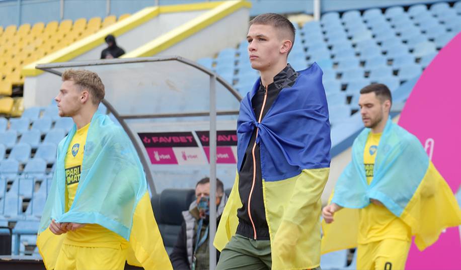 «Шахтар» і «Дніпро-1» розіграють місце у групі Ліги чемпіонів