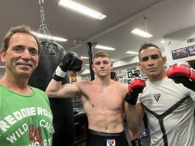 Каллум Уолш ярко нокаутировал боксера из Казахстана