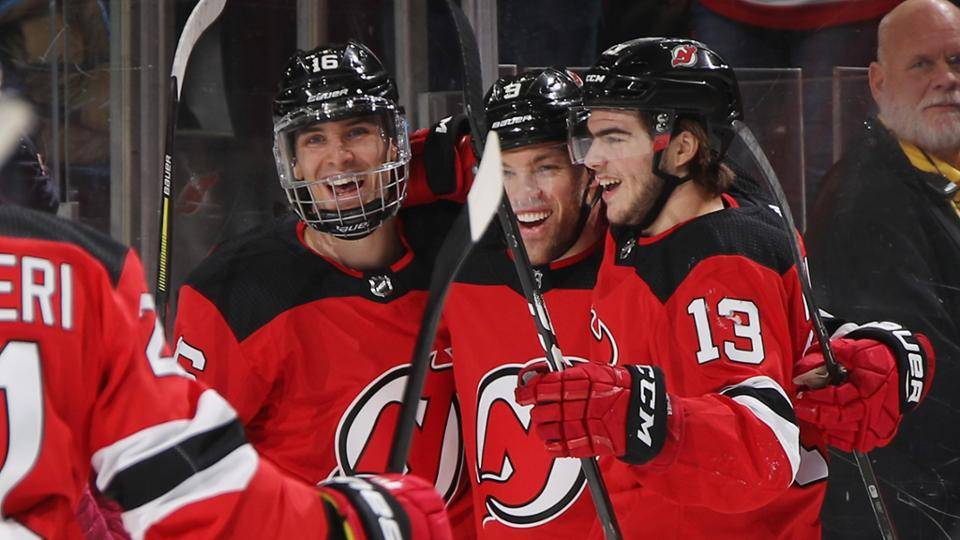 Дубль Холла помог «Нью-Джерси» победить дома «Оттаву»