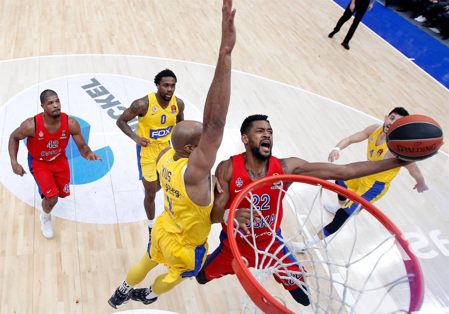 Два подряд шлагбаума Тайса – в топ-10 блок-шотов сезона в Евролиге