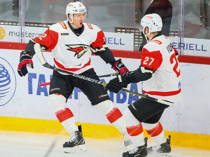 «Авангард» выиграл четыре матча кряду и продлил проигрышную серию «Автомобилиста»