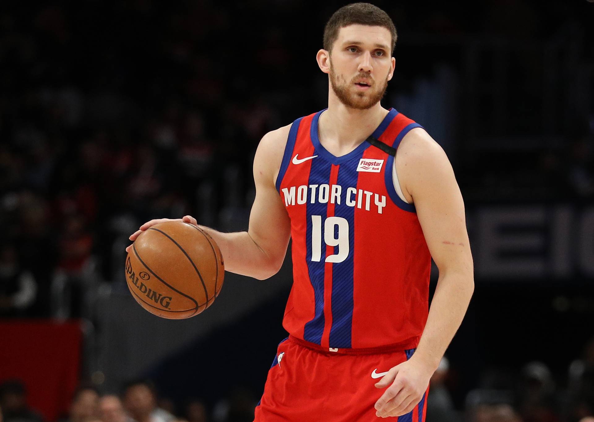 13 очков Михайлюка помогли «Детройту» обыграть «Денвер», «Милуоки» легко расправился с «Финиксом»