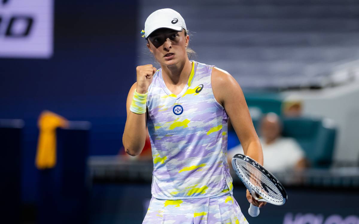 WTA запретит теннисистам появляться на кортах в формах российских клубов