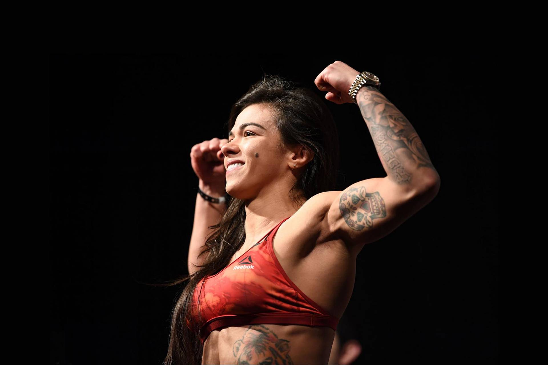 Эта бразильянка сведет вас с ума своими формами. Жаркая фотосессия звезды UFC