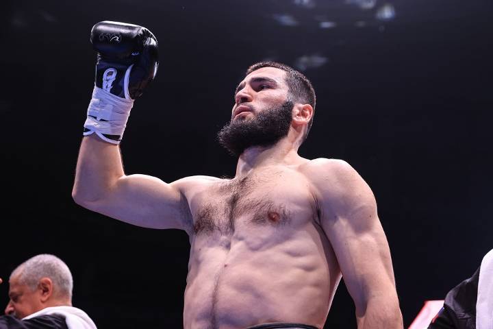 В Top Rank пообещали Бетербиеву большой бой в 2022-м году