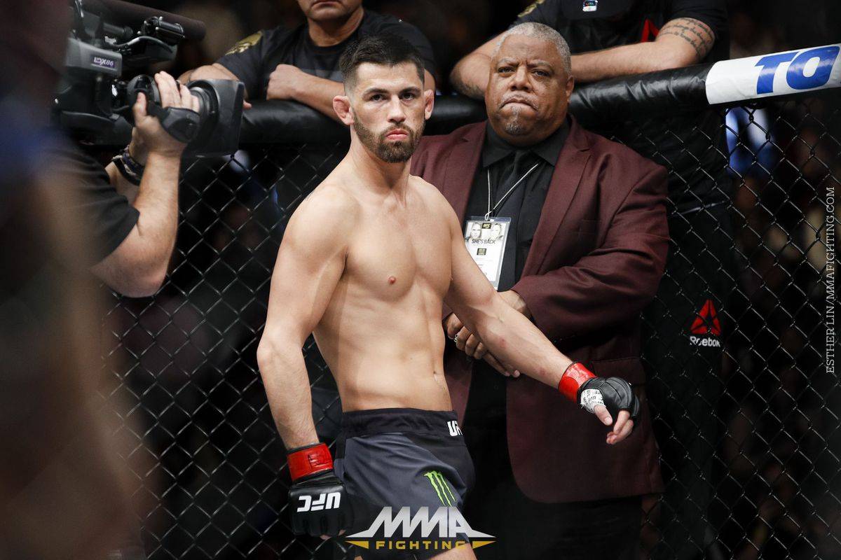 Крус обратился к болельщиком после болезненного поражения на UFC 249