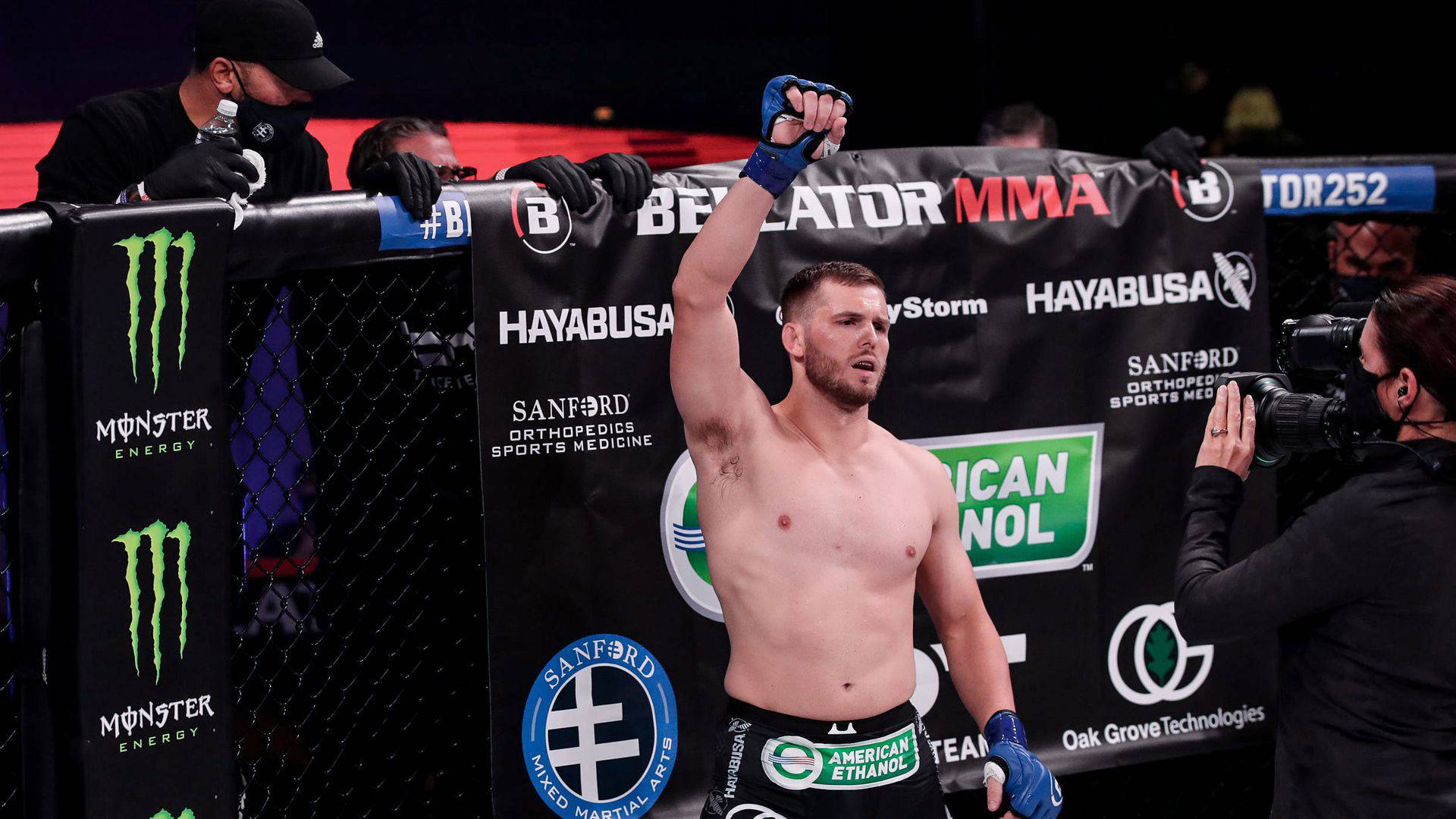 Поєдинок Сторлі і Уорда очолить Bellator 298