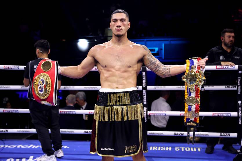 Чемпион IBF хочет разделить ринг с Усиком