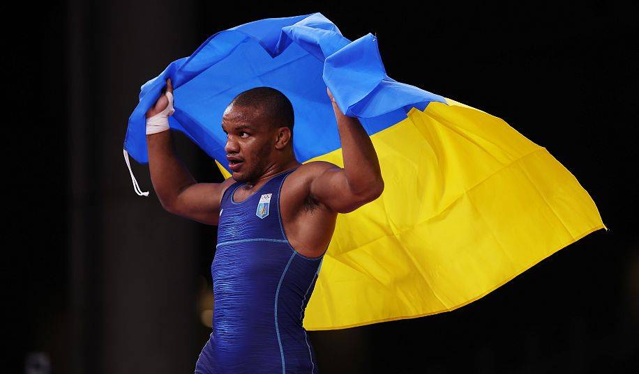 У Токіо-2020 він підняв його вище за інших. Беленюк привітав українців з Днем прапора