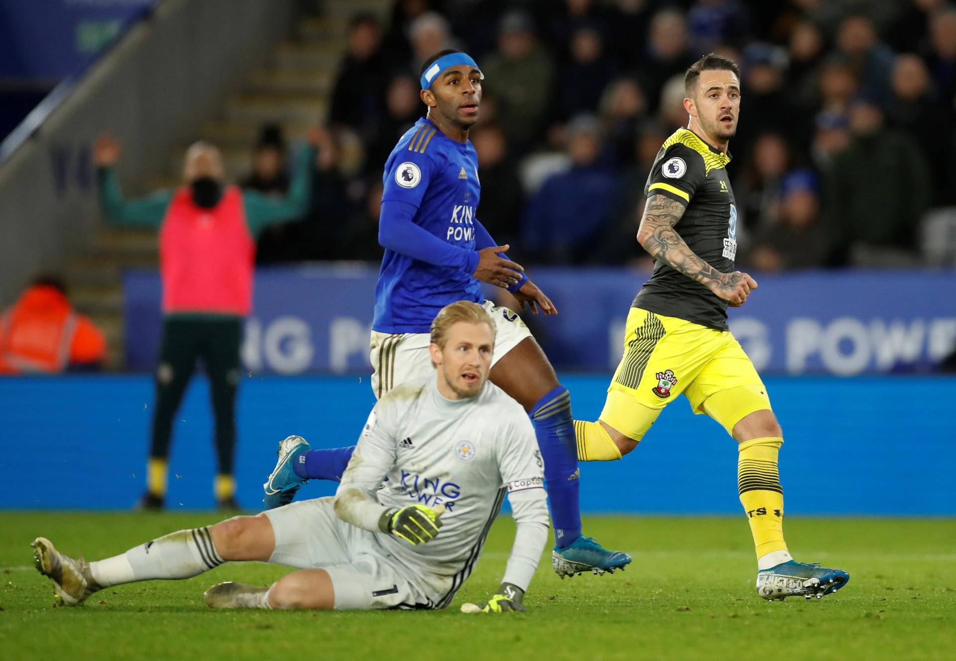 «Лестер» дома неожиданно проиграл «Саутгемптону»