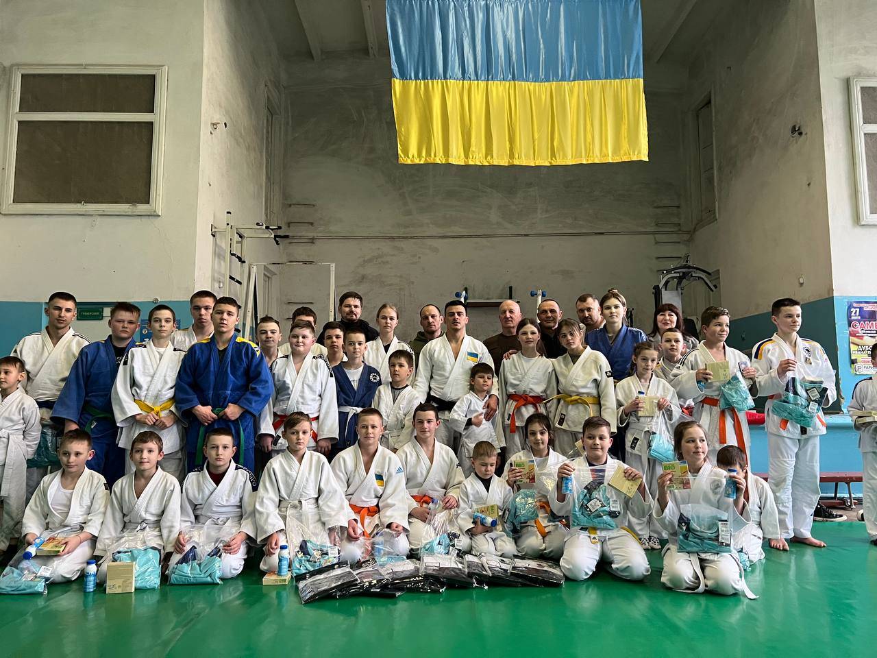 Георгій Зантарая та Сергій Бубка продовжують допомагати українцям