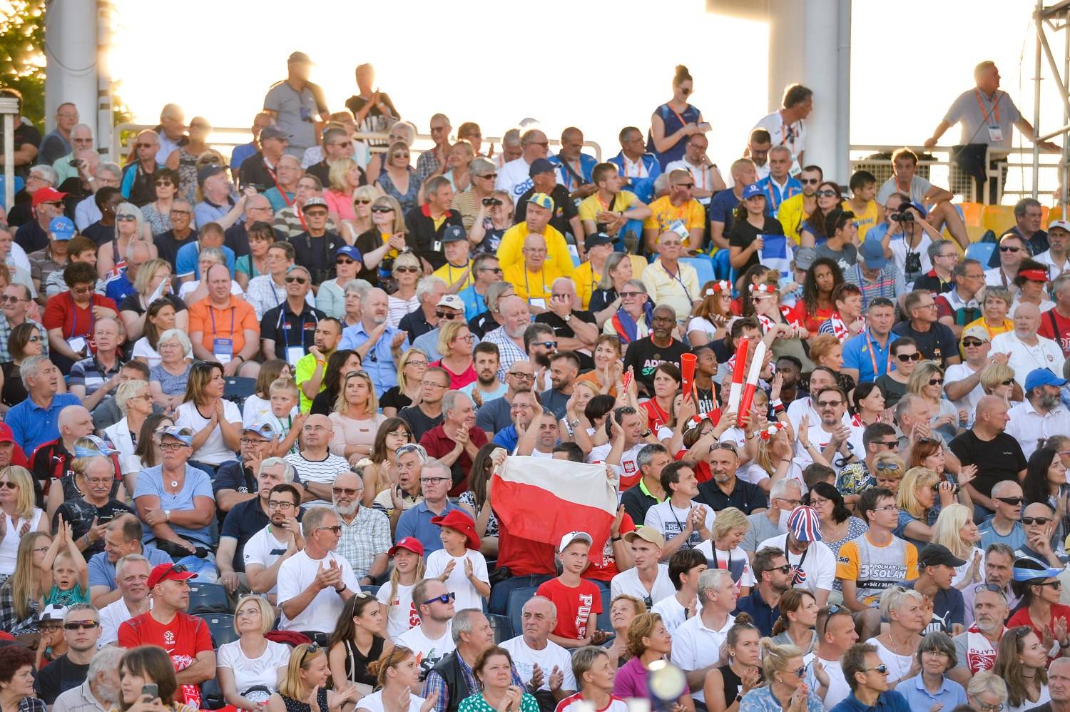 Украинские болельщики неожиданно тепло и громко встретили сборную в Дохе