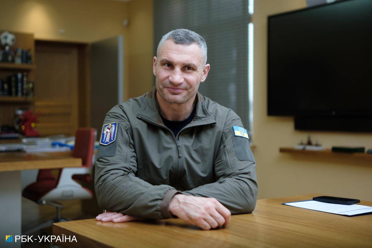 Віталій Кличко назвав перегляд боїв Усика обов’язковим, на відміну від поєдинків Ломаченка