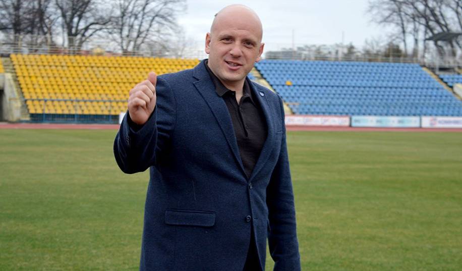 На Закарпатті попросили Шевченка до кінця війни не вимагати від стадіонів освітлення