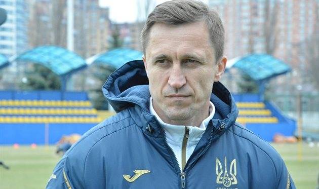 Тренер юнацької збірної України повідомив про фактичну зупинку роботи команди через пандемію та війну