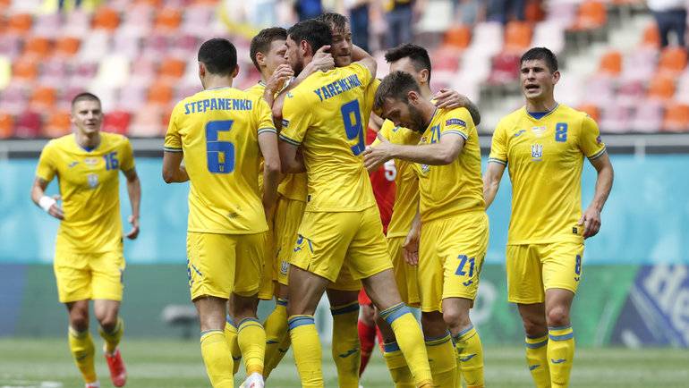 Міколенко і Малиновський залишилися в запасі на матч зі Швецією