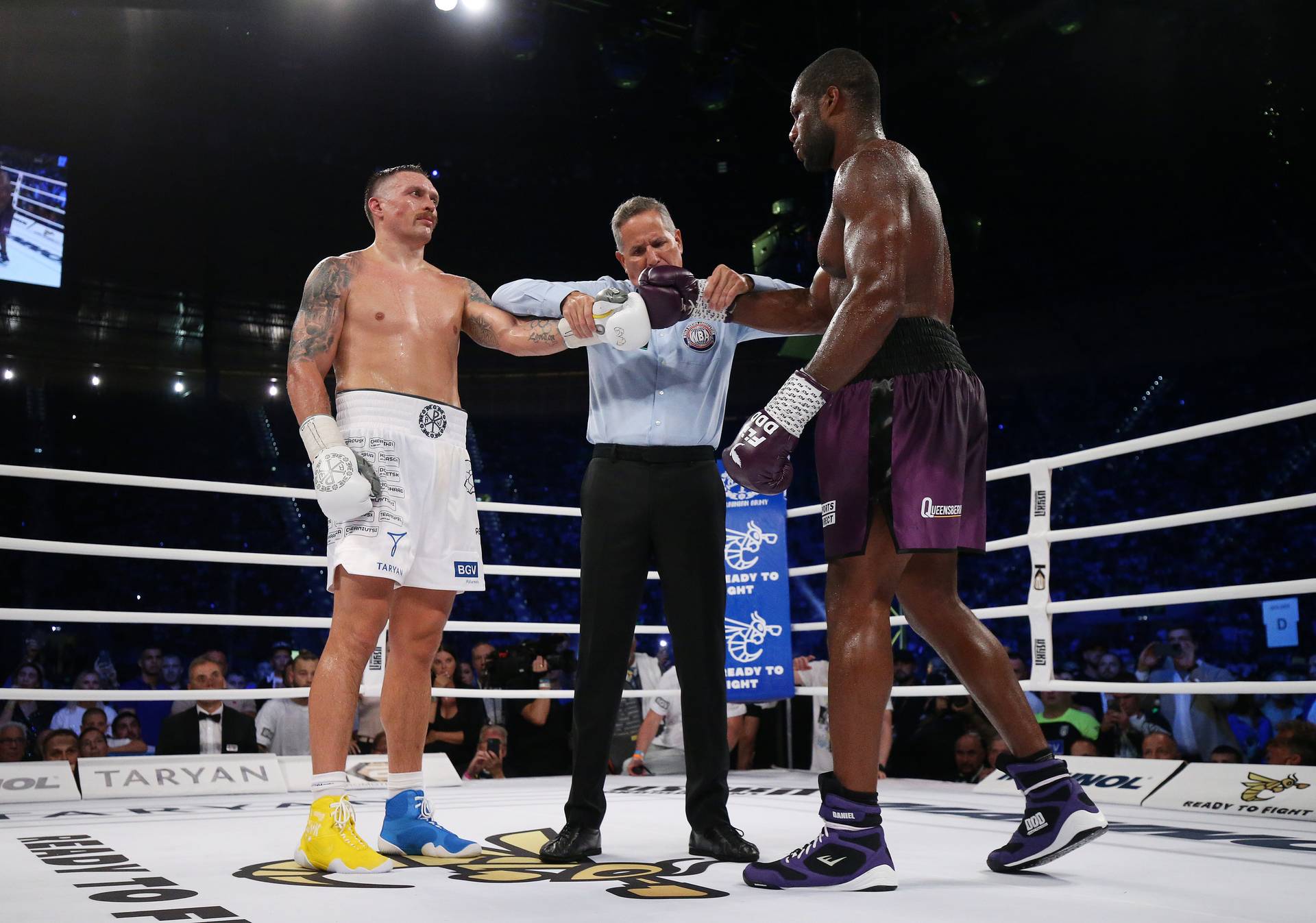 Колишній чемпіон UFC побачив чистий удар з боку Дюбуа в бою з Усиком