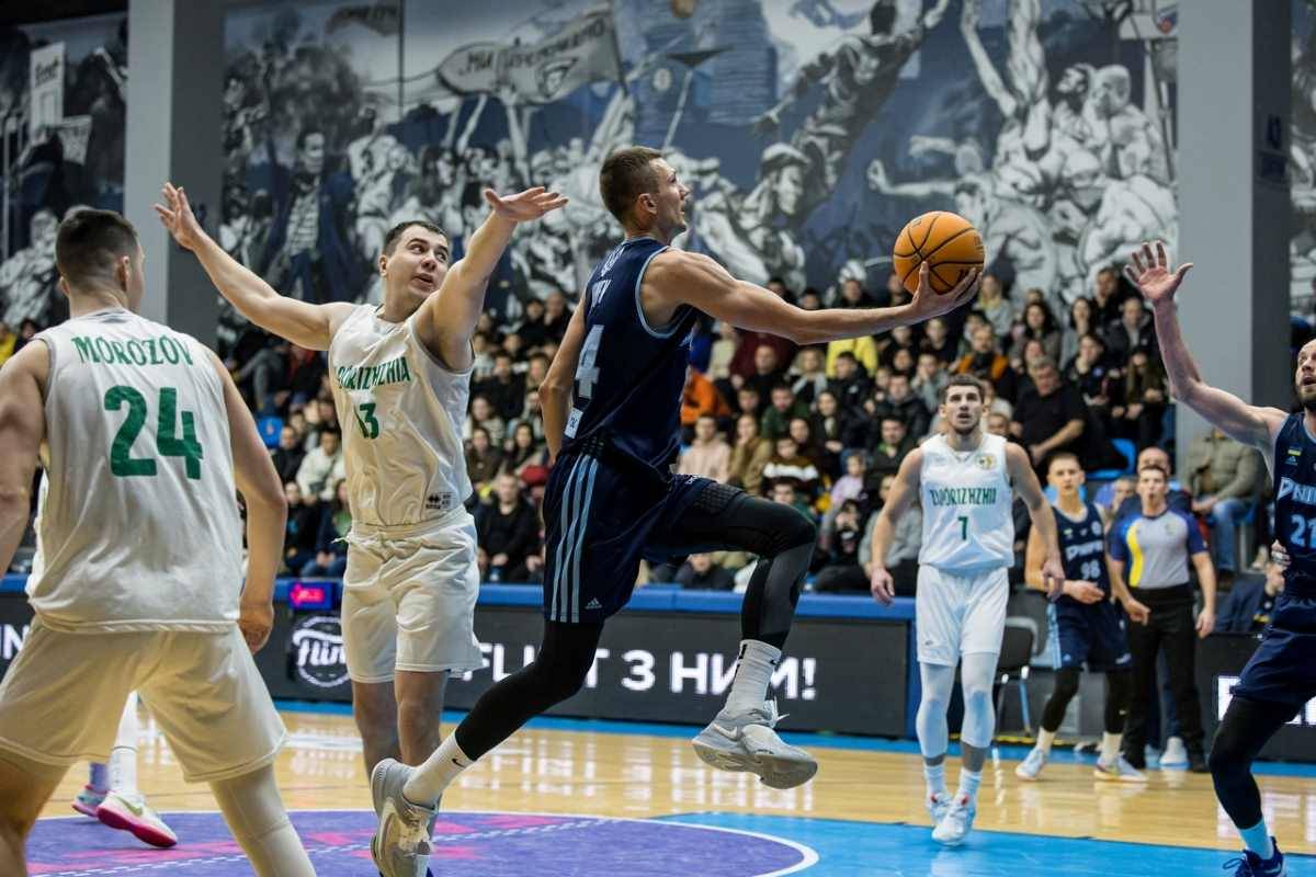 БИПА и Днепр выиграли в регулярном чемпионате Суперлиги