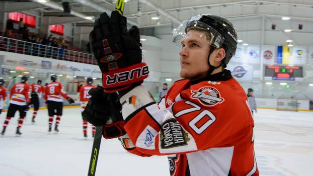 Физкультура дома с игроками ХК «Донбасс». Андрей Григорьев