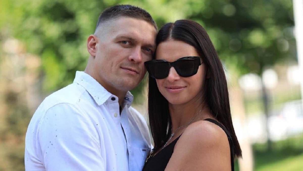 Жена Усика провела годовщину свадьбы с боксером в компании другого известного спортсмена  