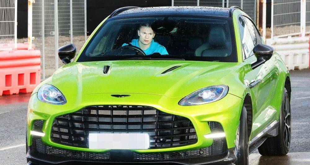 Холанд приобрел специальную версию автомобиля Aston Martin
