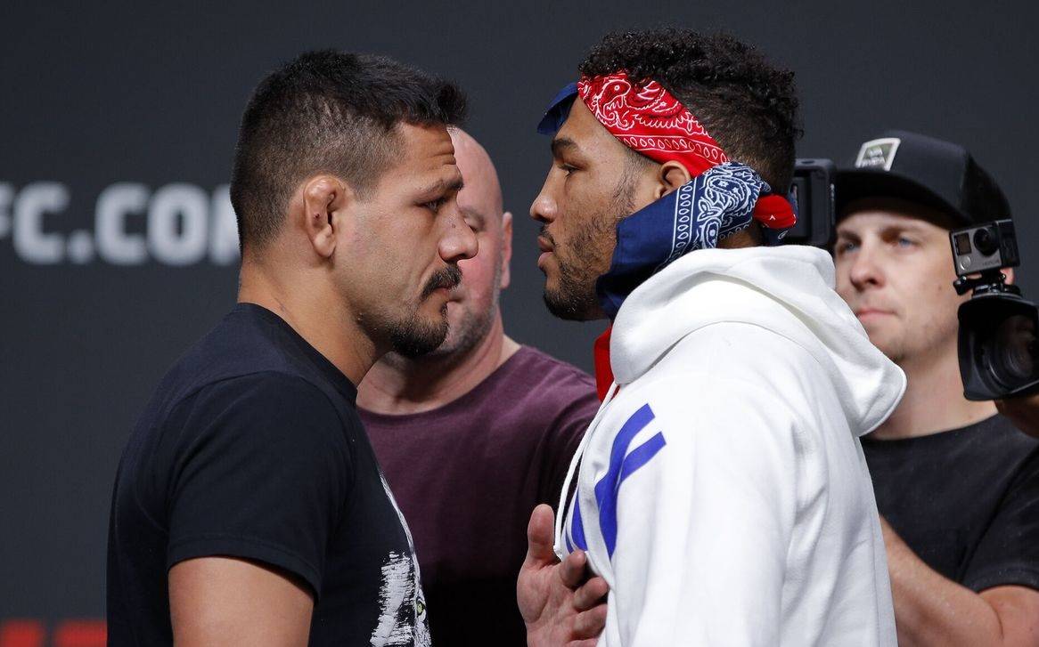 Говорливый борец Кевин Ли против универсала Дос Аньоса. Прогноз на бой