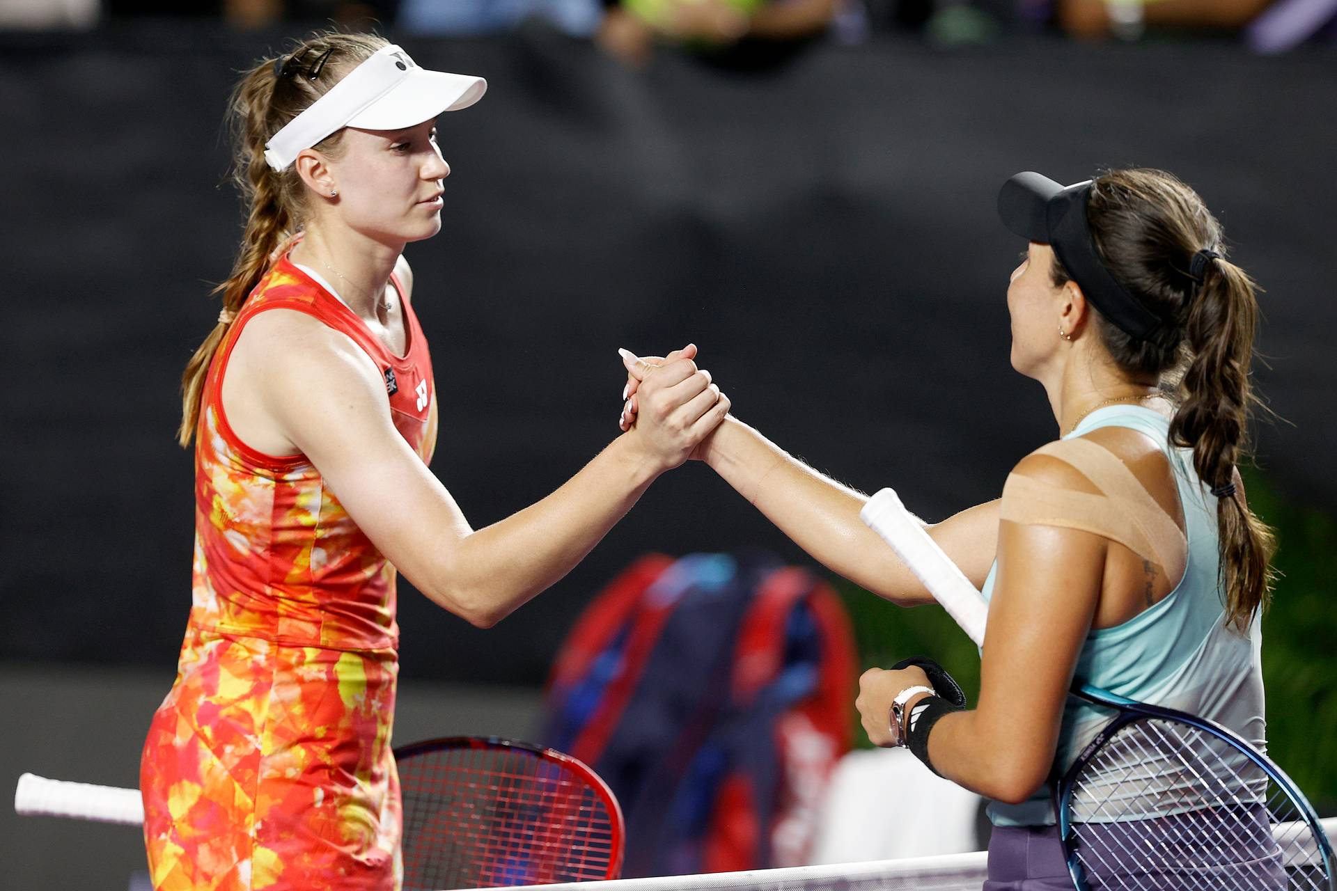 Стартовал Итоговый турнир WTA. Пегула обыграла Рыбакину, Соболенко не оставила шансов Саккари