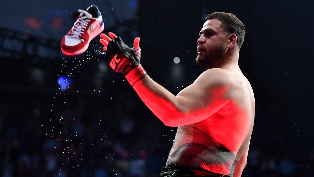 Туїваса в разі перемоги над Гане стане наступним претендентом на титул UFC у важкій вазі
