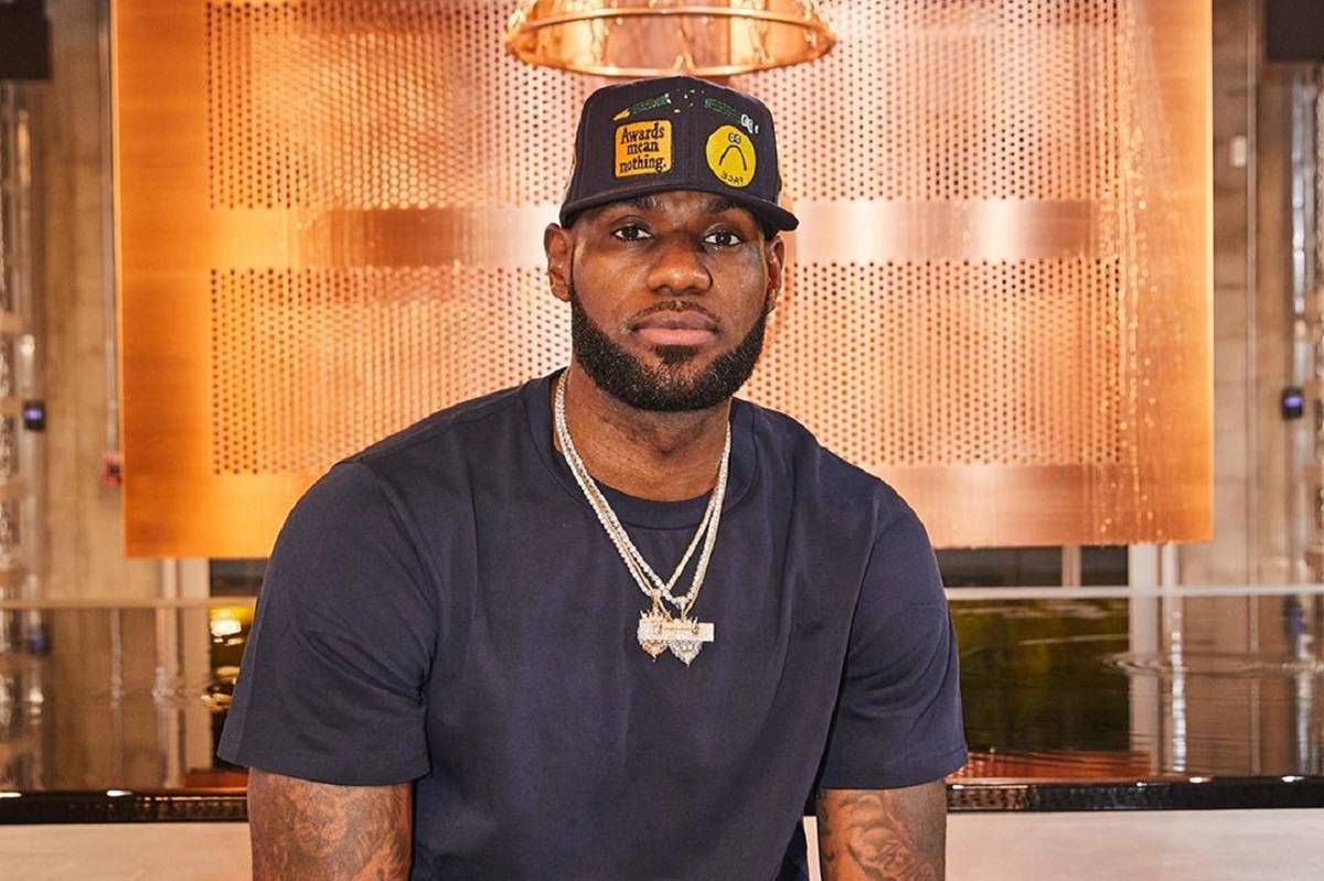 Леброн Джеймс заказал в кампус ящик текилы