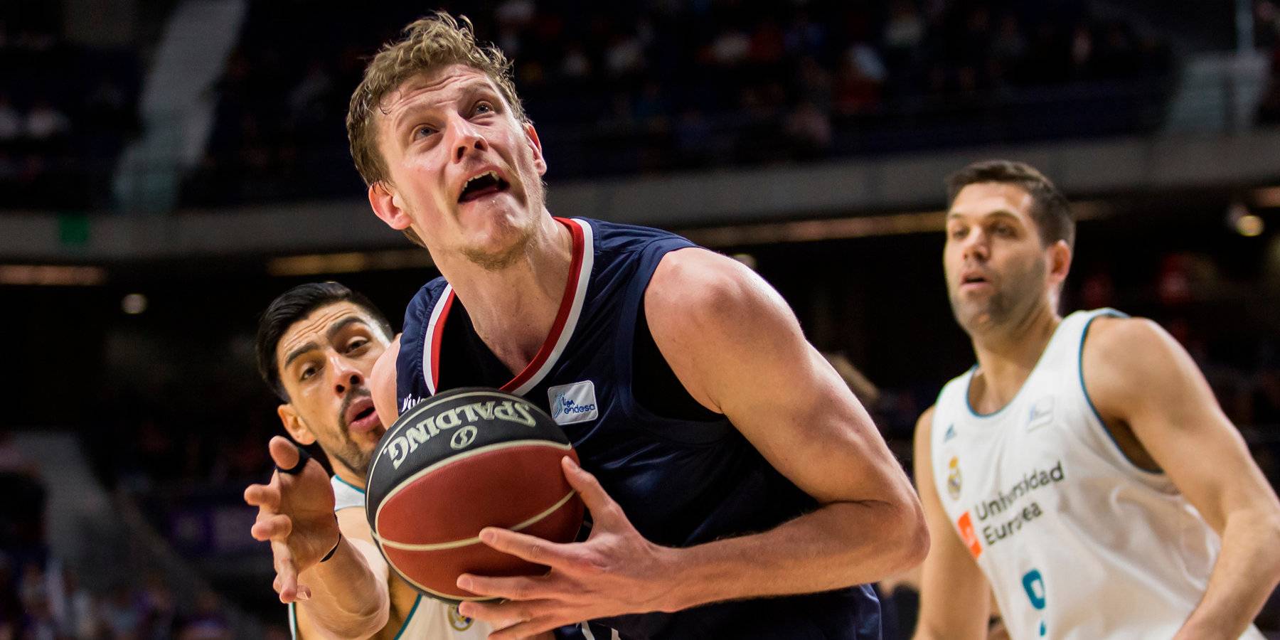 Участник Еврокубка хочет арендовать у «Барселоны» центрового сборной Украины