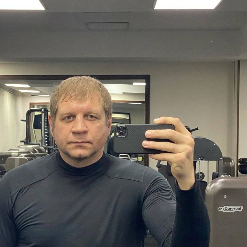 «Здрасьте, здрасьте, люди добрые!» Емельяненко-младший открыл свой Youtube-канал