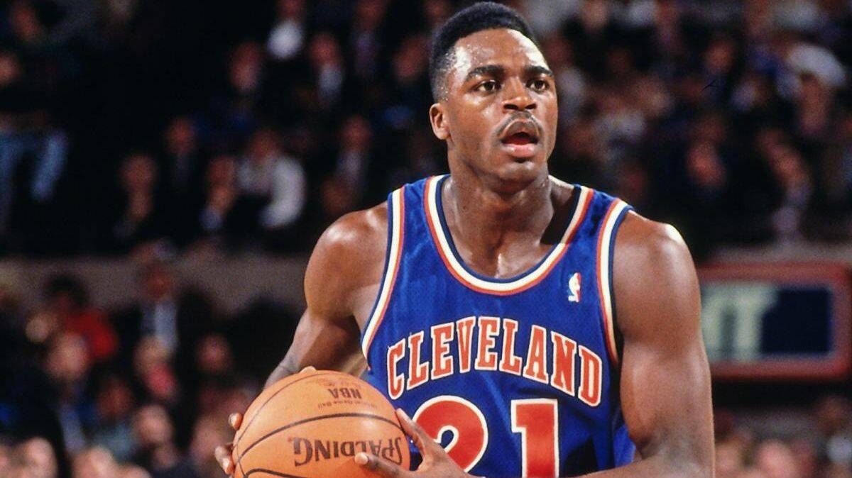 Экс-игрок НБА Уилкинс напал на женщину на заправке и был арестован