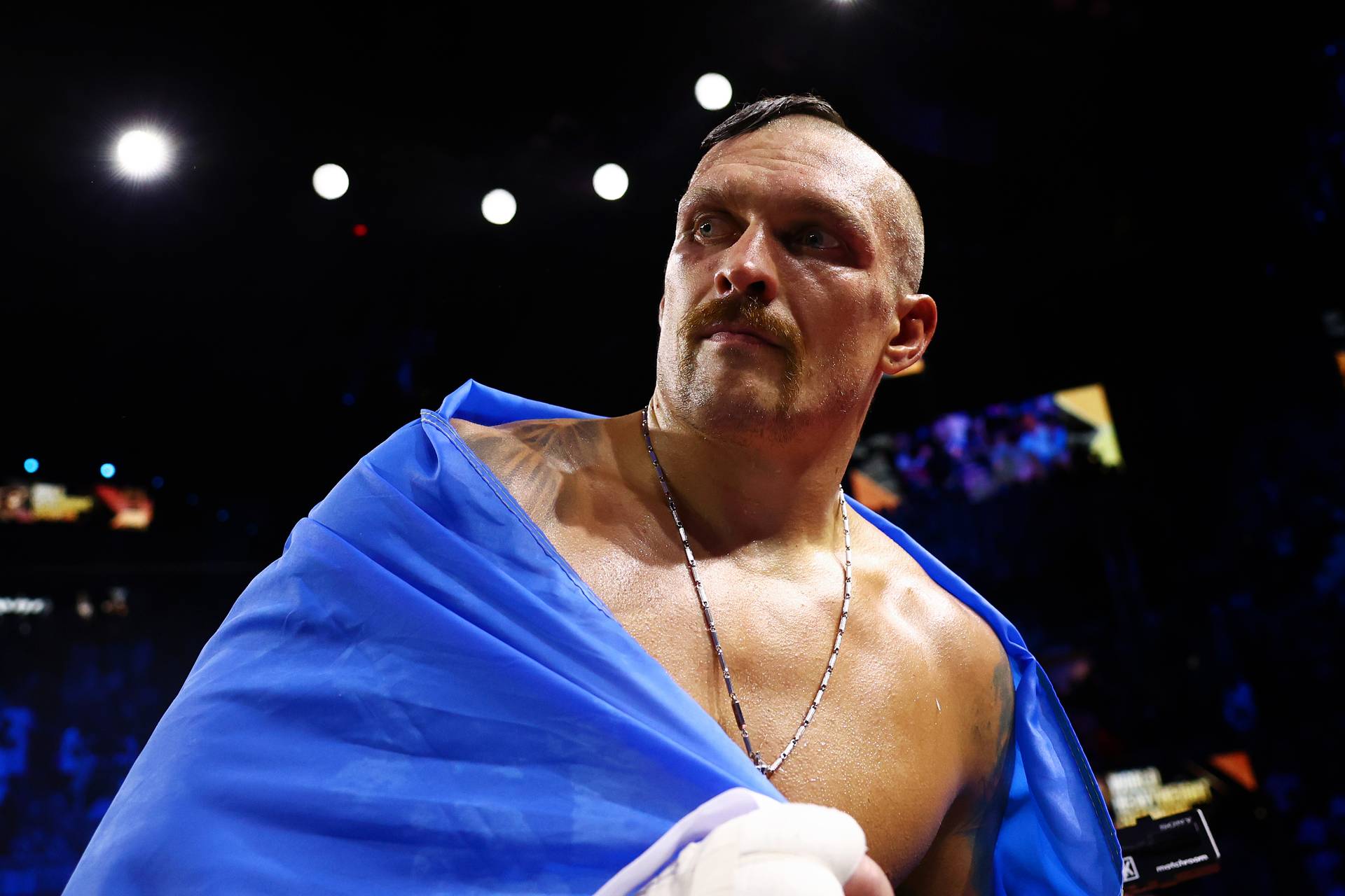 Стало відомо з ким вийде в ринг Усик, якщо Ф'юрі відмовиться від бою з українцем