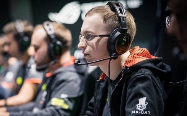 Dota 2. Save- прошел испытательный срок в Virtus.Pro