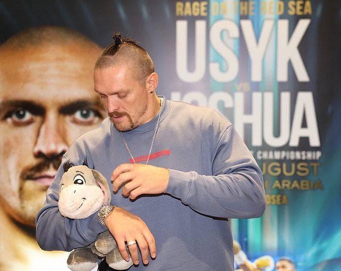 У Хрговича вже є суперники на випадок, якщо Усик відмовиться захищати пояс IBF