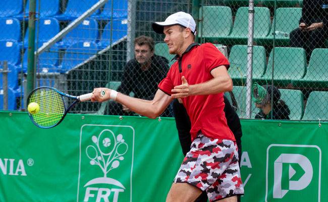 Сачко в ожесточенной борьбе уступил в финале квалификации Challenger в Португалии