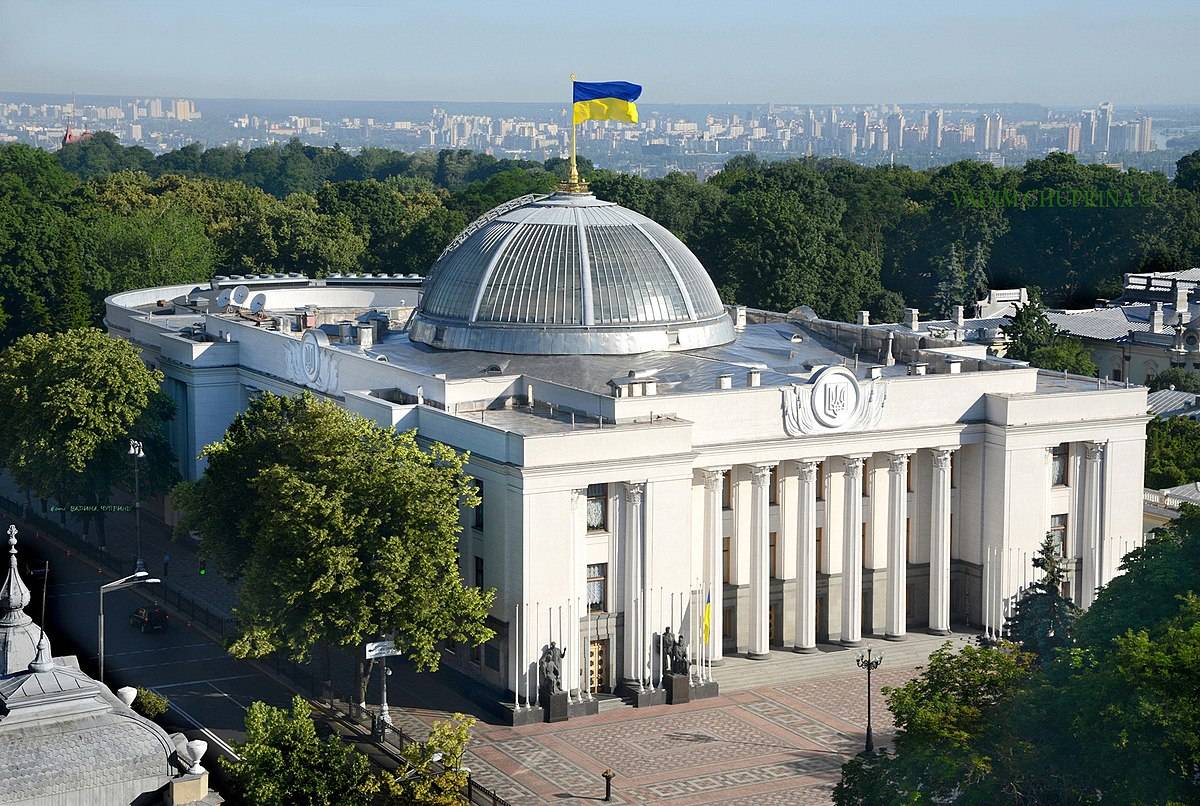 До ВРУ внесли законопроєкт про дозвіл спортсменам покидати Україну в разі наявності контракту за кордоном