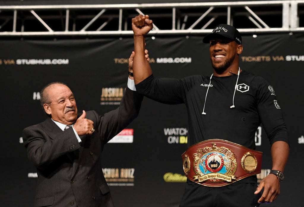 Президент WBO: «Усик - суперчемпіон, тому у нього більше привілеїв, ніж у інших»