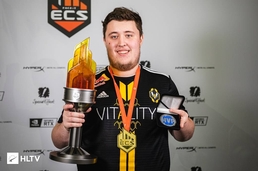 CS:GO. FURIA остановилась на второй строчке ECS Season 7