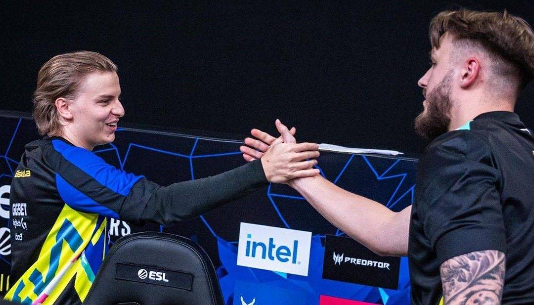 NAVI відмовилися тиснути руки російській Virtus.pro