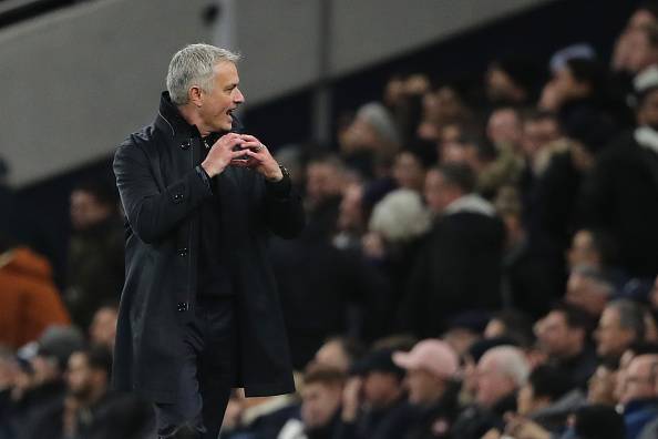 Моуриньо раскритиковал решения арбитра в ничейном матче с «Уотфордом»