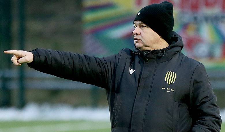 Рух розпочав збори без трьох основних гравців