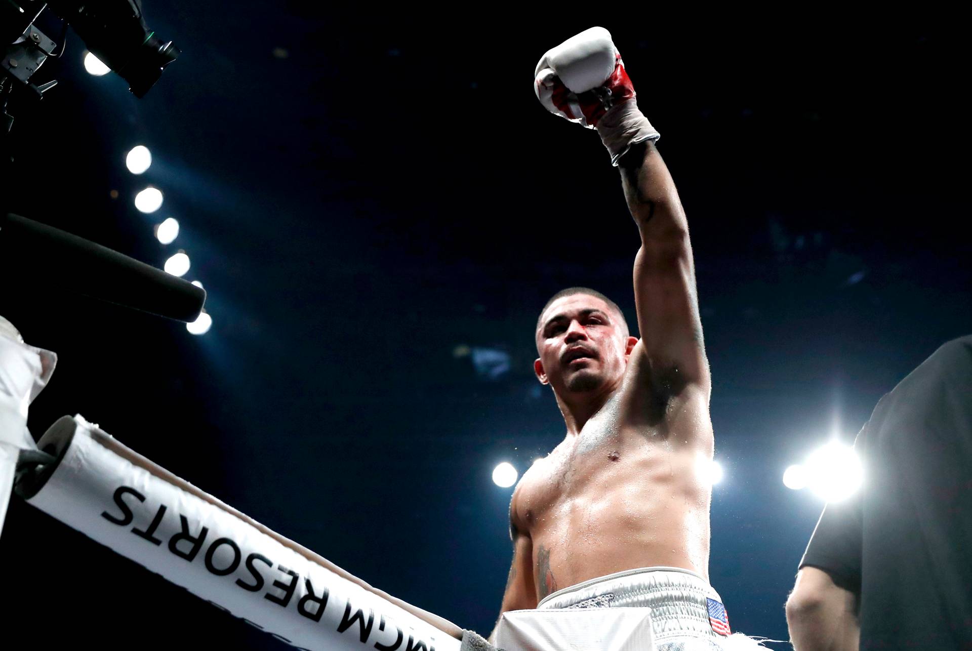 Golden Boy має намір організувати бій у вазі Ломаченка за участю колишнього чемпіона світу