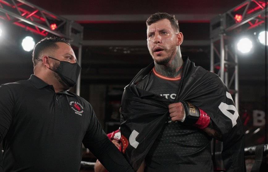 Українець Можаров підпише контракт з UFC