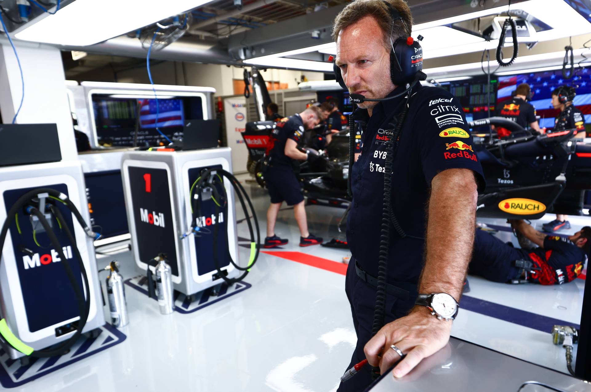 Керівник Red Bull розповів, що більше половини команд можуть пропустити останні 4 гонки
