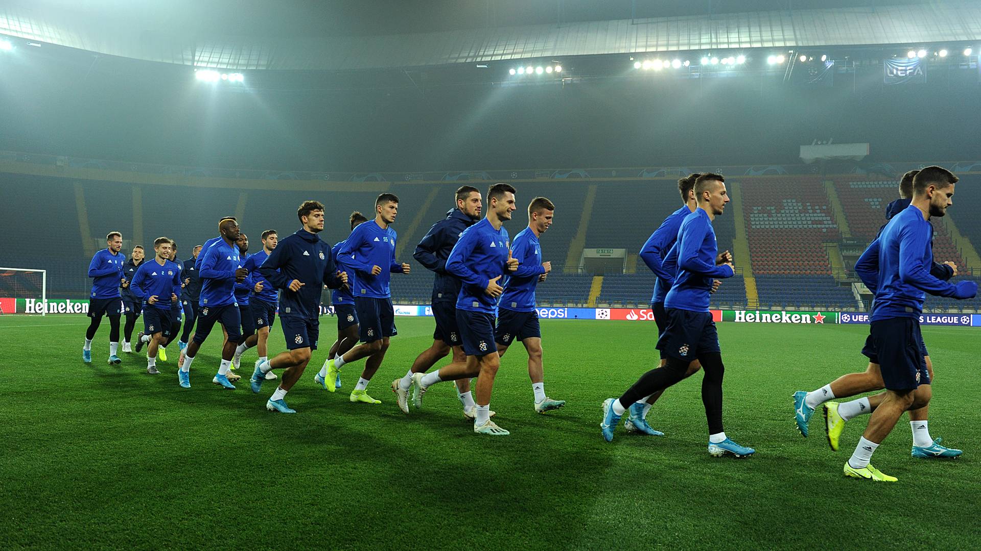 Фото с открытой тренировки «Динамо» Загреб накануне матча против «Шахтера»