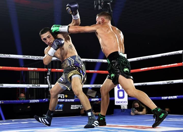 «Они говорят тебе на белое – черное». Ломаченко высказался о семье Лопесов