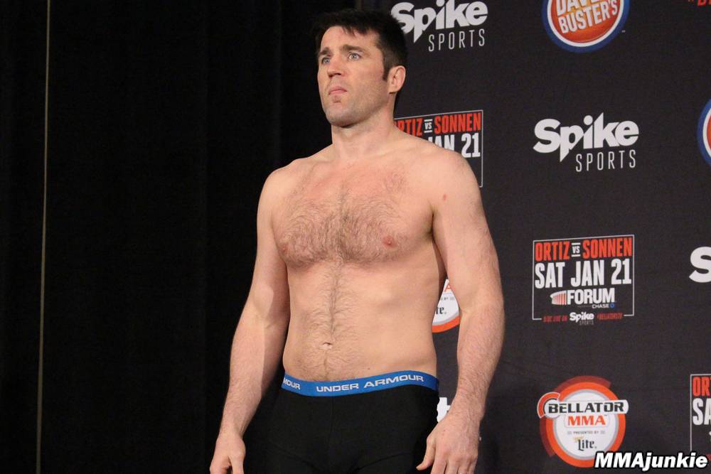 Соннен: «Принимаемый Джоном Джонсом допинг загрязнен тиринаболом»